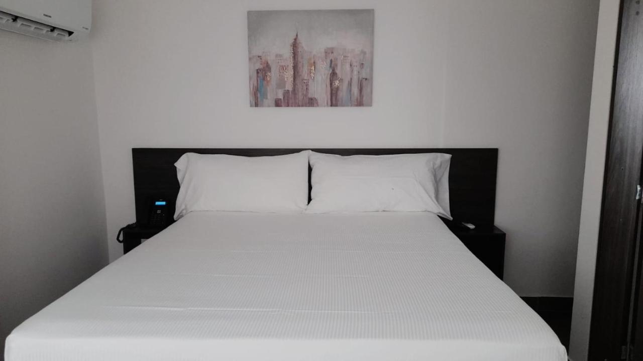 Hotel Qatar Cali Bagian luar foto