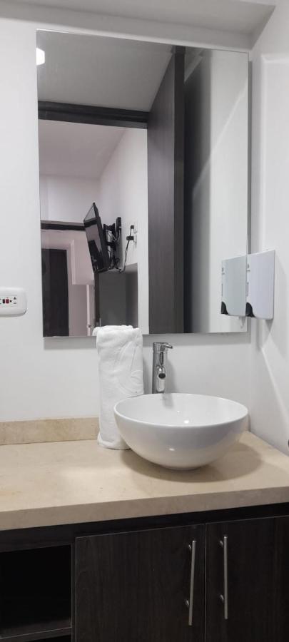Hotel Qatar Cali Bagian luar foto
